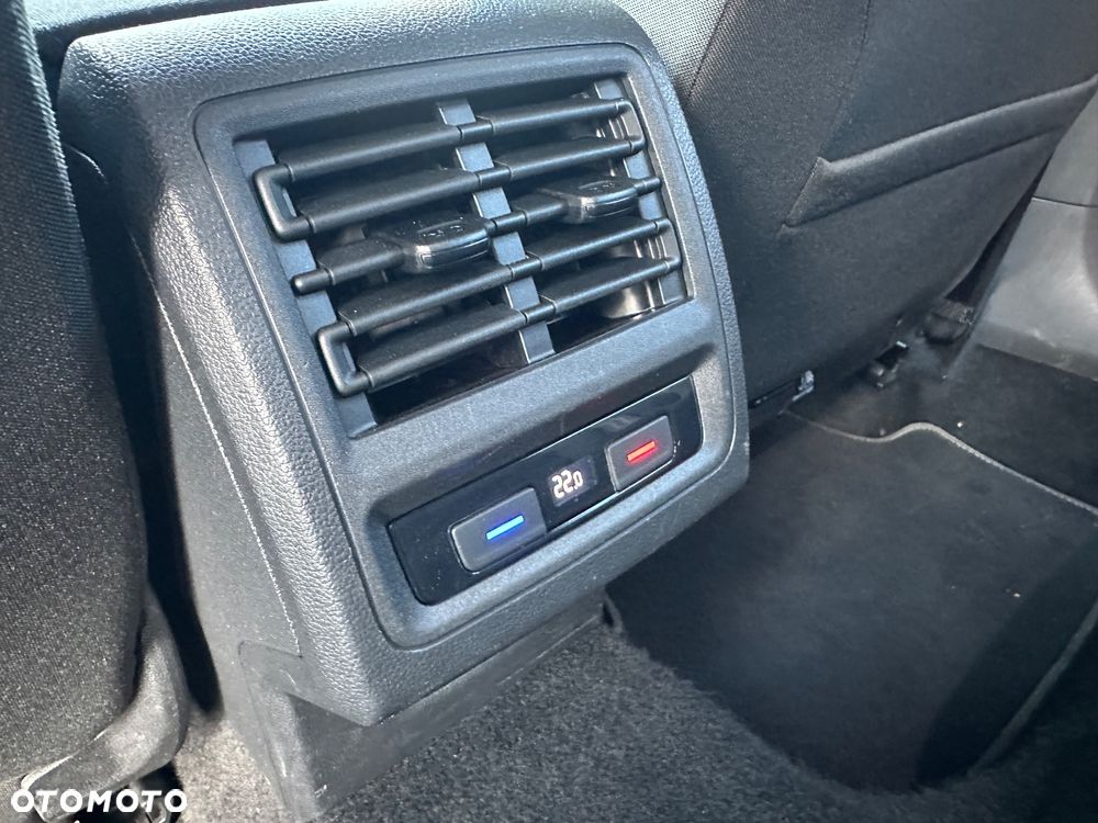 Volkswagen Golf 2.0 TDI SCR DSG Active - 20