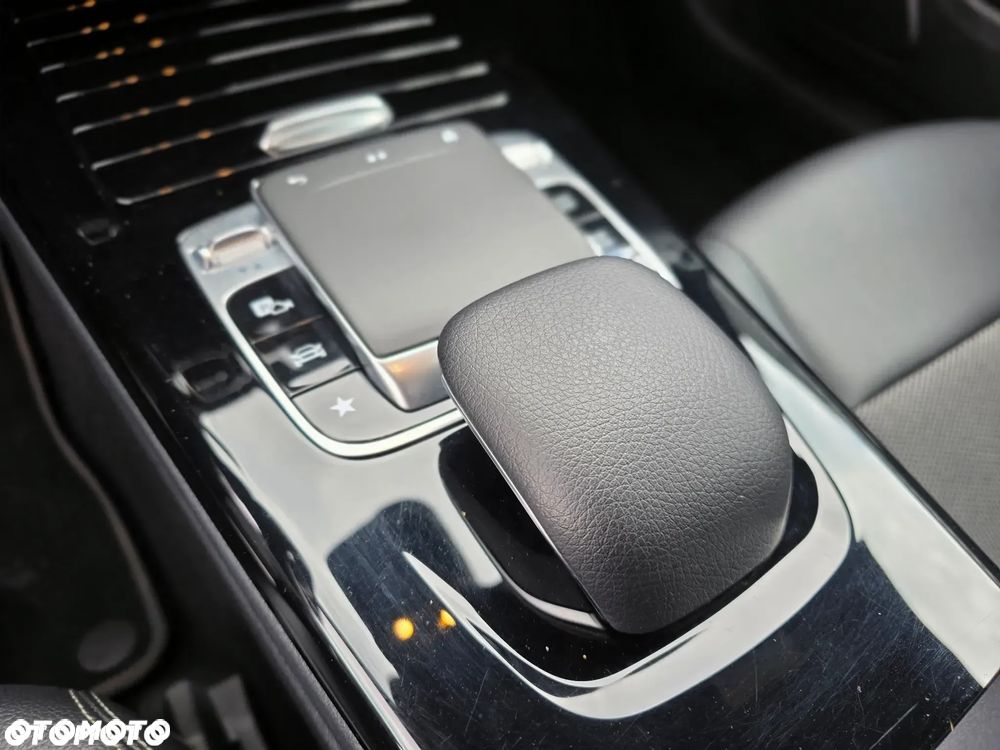 Mercedes-Benz CLA 200 AMG Line 7G-DCT - 22