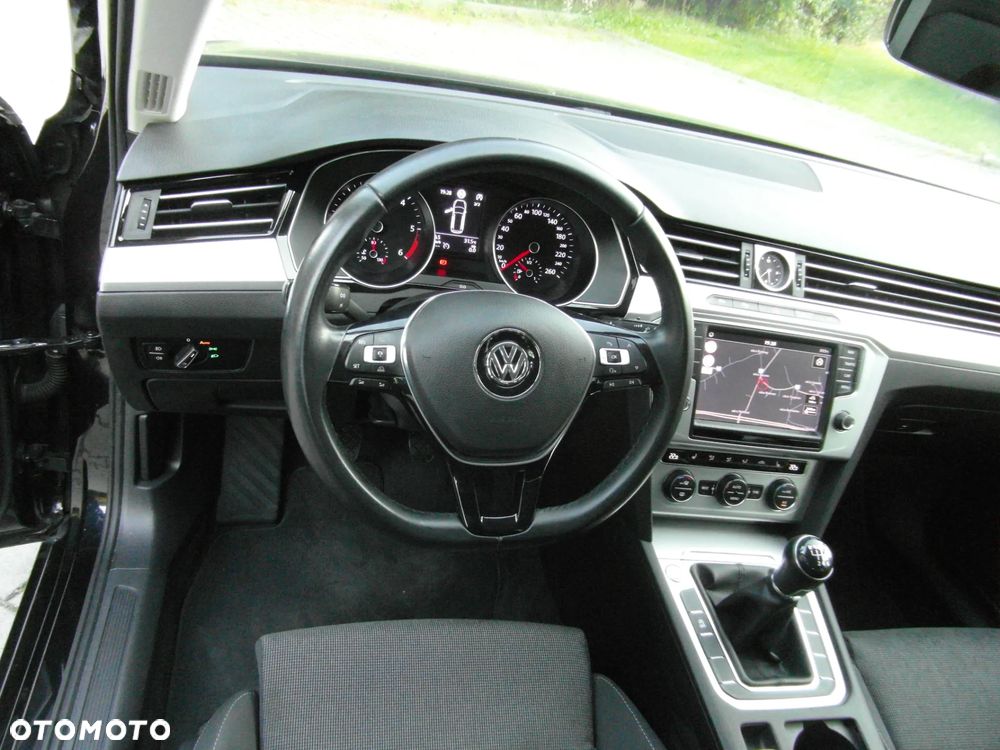 Volkswagen Passat 2.0 TDI BMT Comfortline - 22