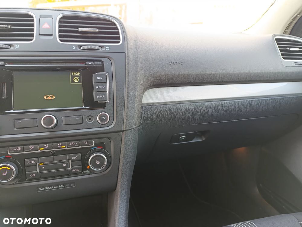 Volkswagen Golf 1.6 TDI DPF BlueMotion Technology MATCH - 33