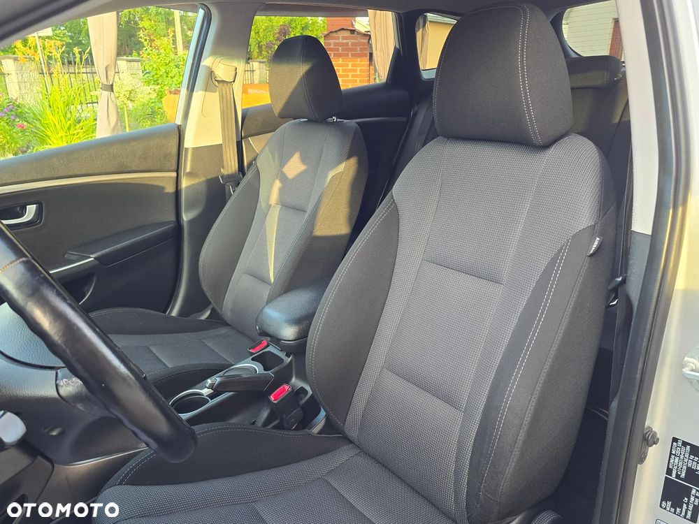 Hyundai i30 blue 1.6 GDI YES Gold - 35