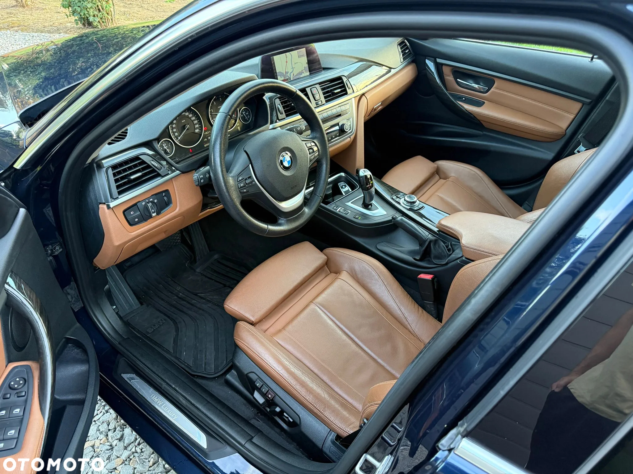 BMW Seria 3 330d Touring xDrive Sport-Aut Blue Performance Luxury Line - 18