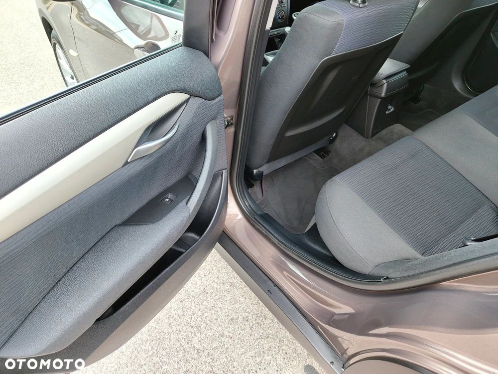 BMW X1 sDrive18d - 22