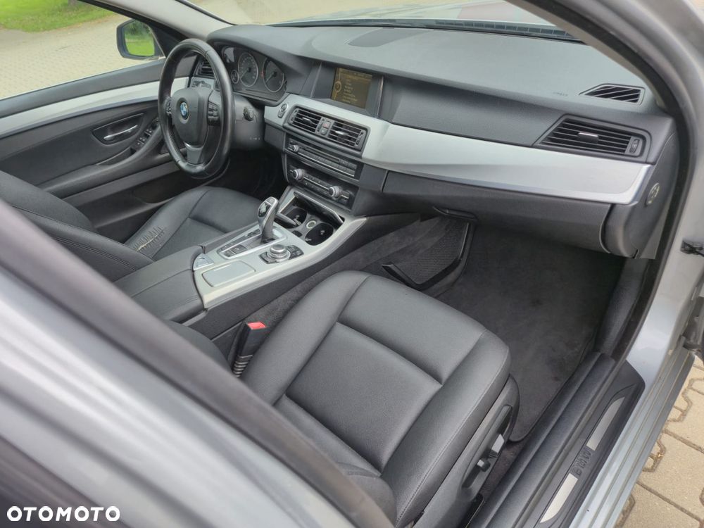 BMW Seria 5 525d xDrive Sport-Aut - 15