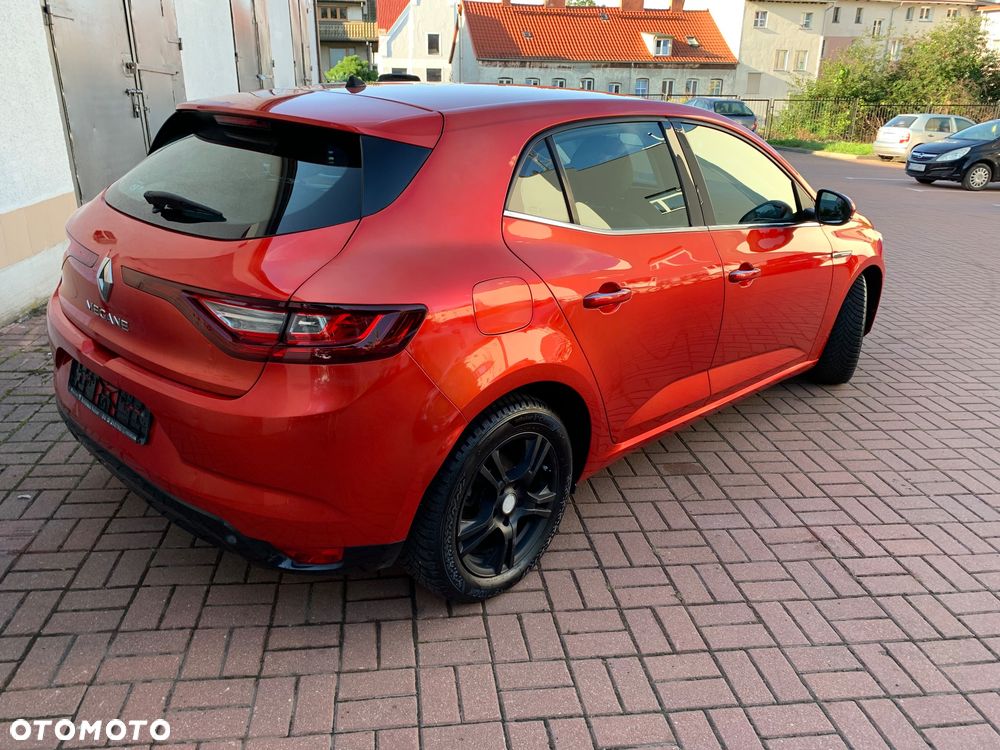Renault Megane ENERGY TCe 130 SYMPHONY - 24