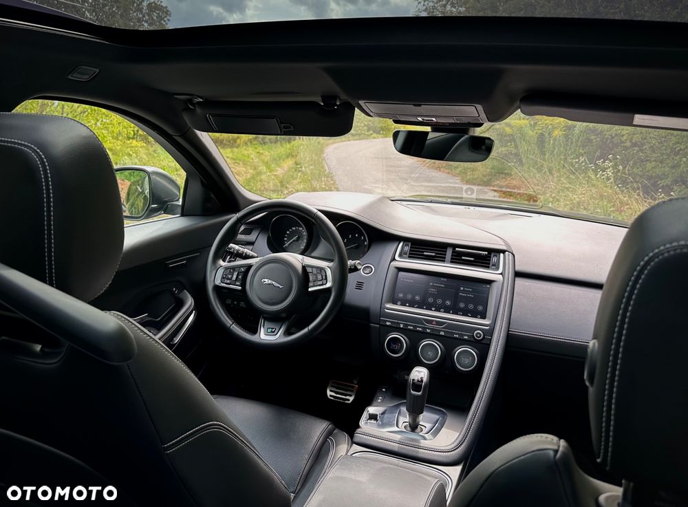 Jaguar E-Pace P300 AWD R-Dynamic S - 10