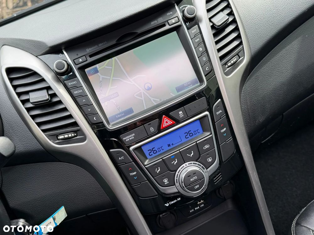 Hyundai i30 1.6 CRDi Fifa World Cup Edition - 8