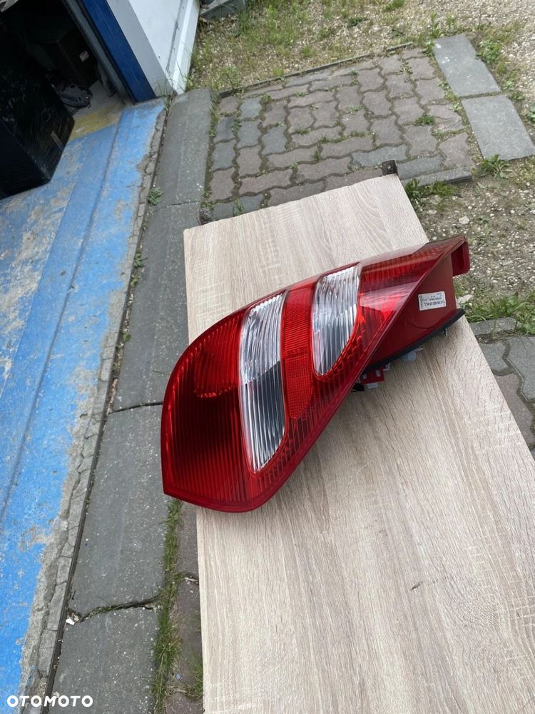 LAMPA TYLNA LEWA MERCEDES A KLASA W169 A1698200364L - 1