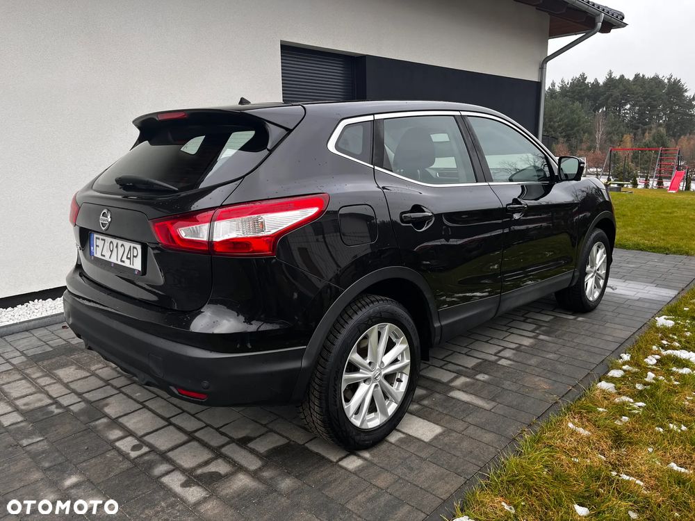 Nissan Qashqai 1.6 DCi Xtronic TEKNA - 4