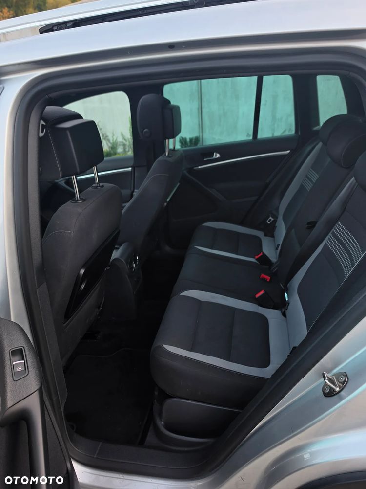Volkswagen Tiguan 2.0 TDI 4Mot Sport&Style DSG - 9