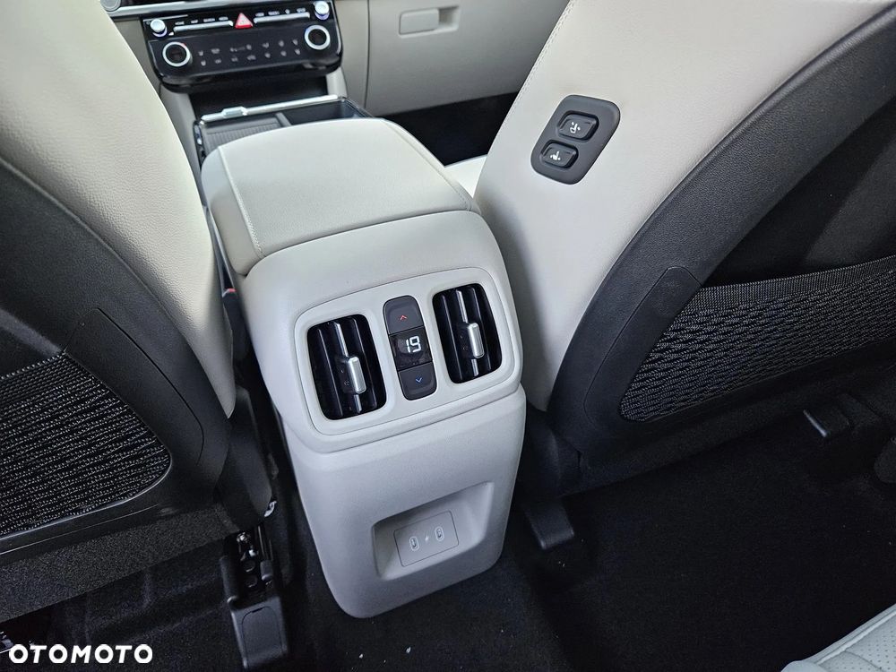 Hyundai Tucson 1.6 T-GDi HEV Platinum 2WD - 16