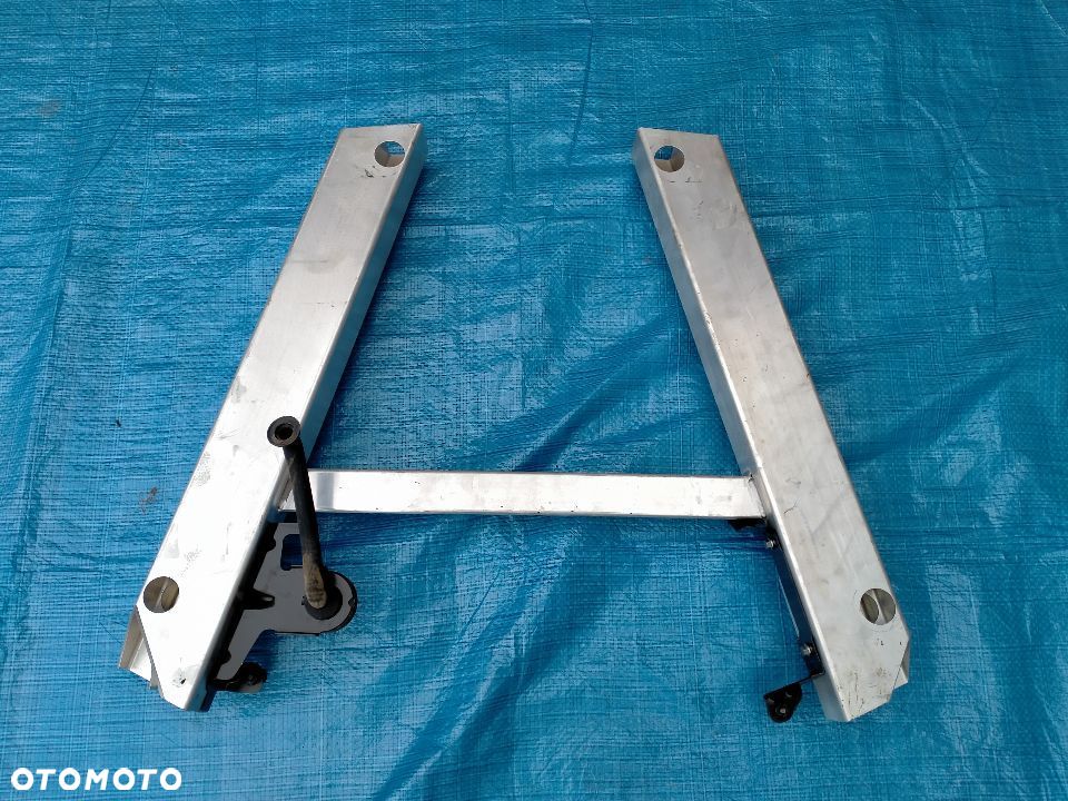 Audi A8 S8 D4 Wzmocnienie Pod Baterie Hybryda 4H0813441B - 1