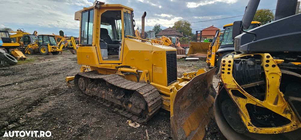 Caterpillar CAT D4G Buldozer - 3