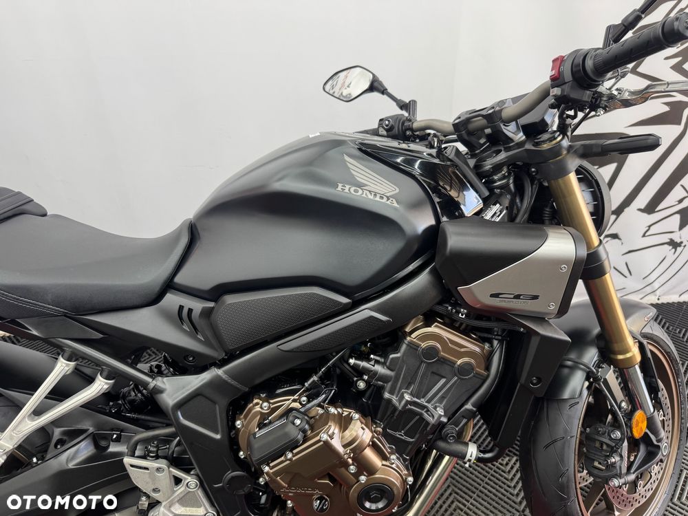 Honda CB - 32