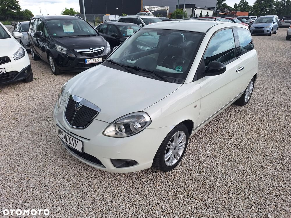 Lancia Ypsilon