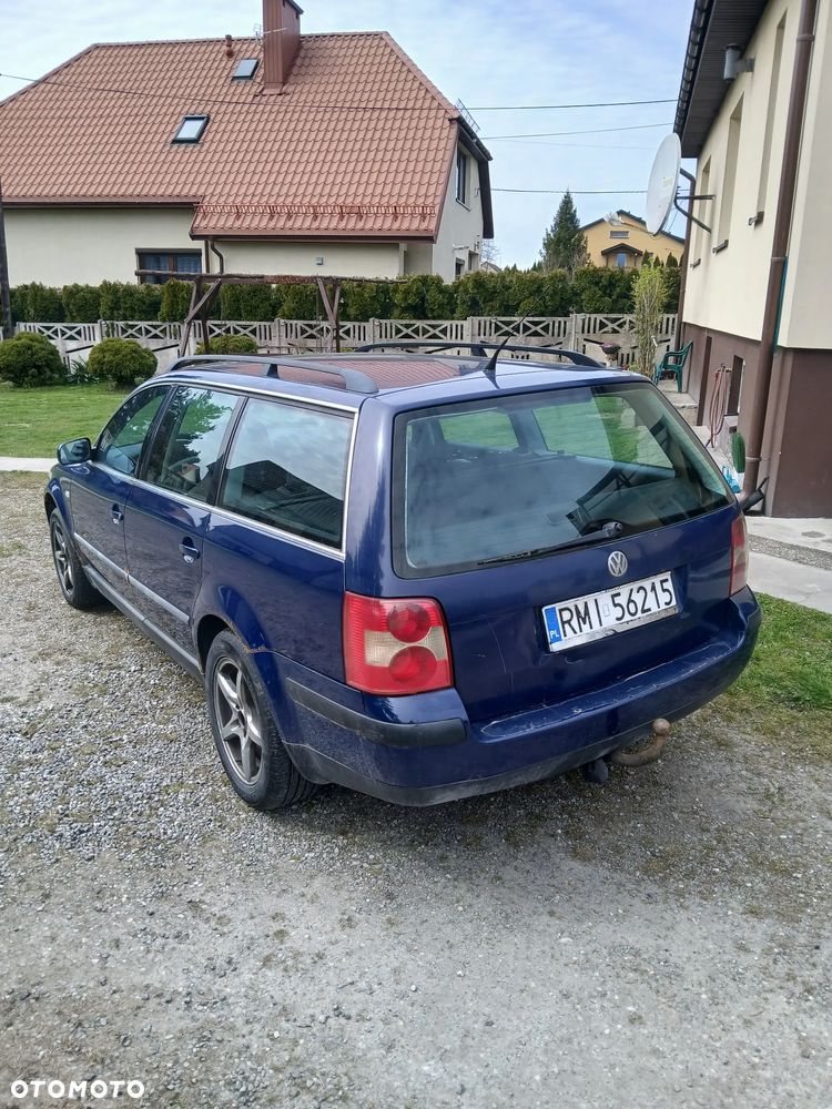 Volkswagen Passat - 4