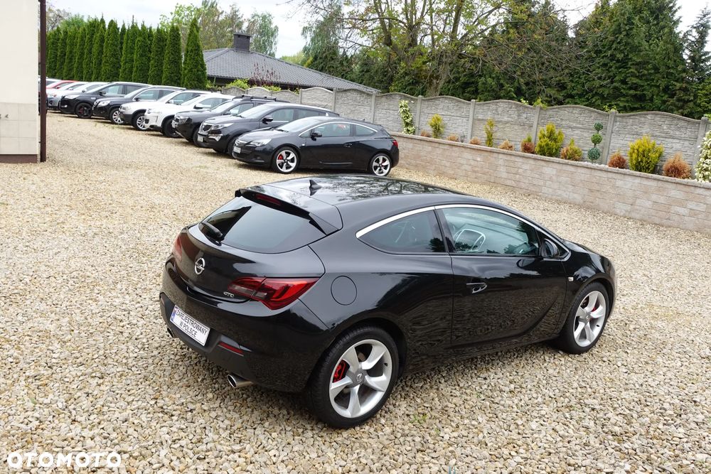 Opel Astra 1.6 Turbo Cosmo - 11