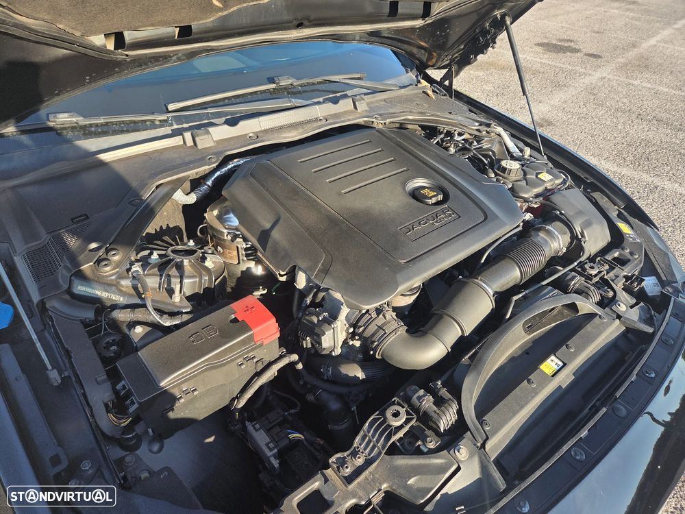Jaguar XE E-Performance Prestige - 2