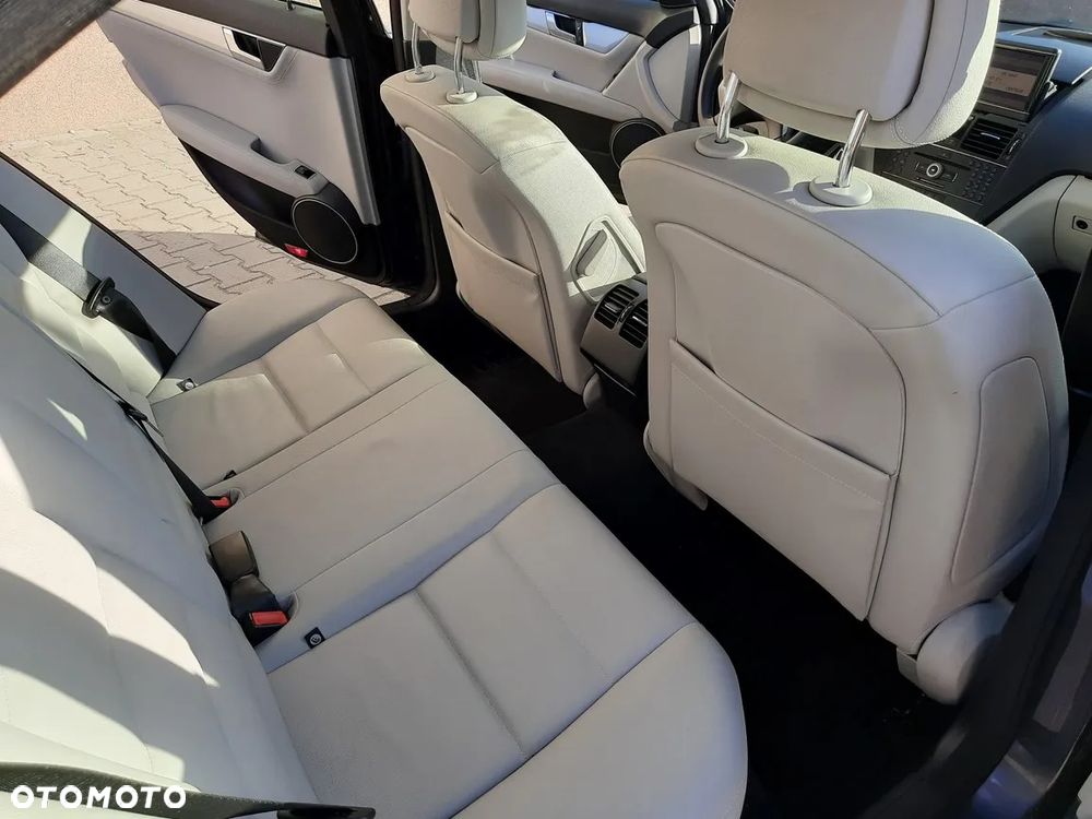 Mercedes-Benz Klasa C 220 CDI Avantgarde - 19