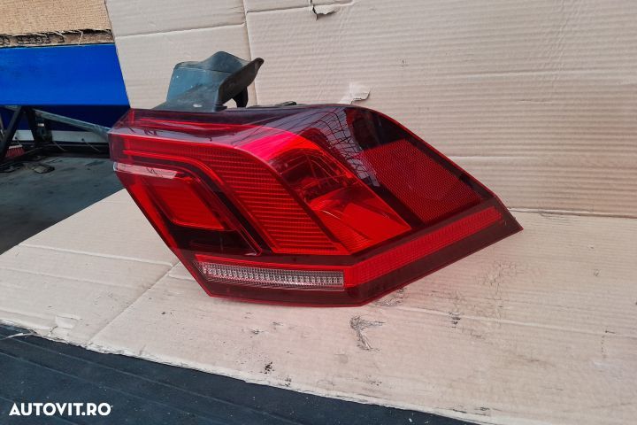 Lampa / Tripla stop DREAPTA pe aripa Volkswagen VW - 2