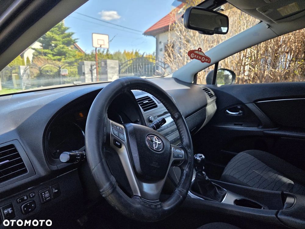 Toyota Avensis 1.8 Luna EU5 - 3
