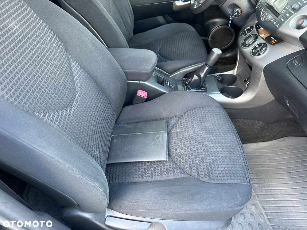 Toyota RAV4 - 25
