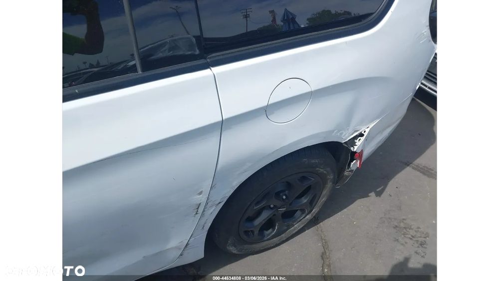 Chrysler Pacifica - 9