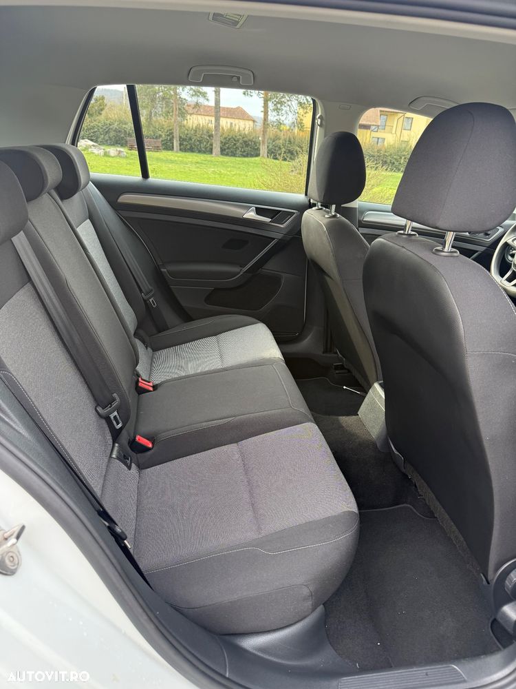 Volkswagen Golf - 13