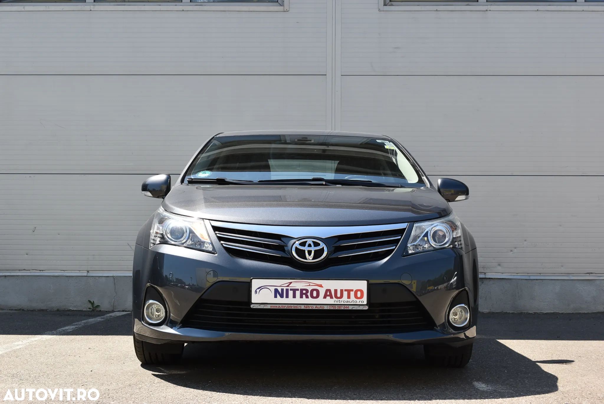 Toyota Avensis - 1