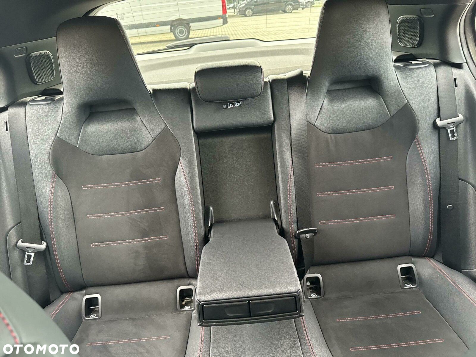 Mercedes-Benz Klasa A 180 AMG Line 7G-DCT - 23