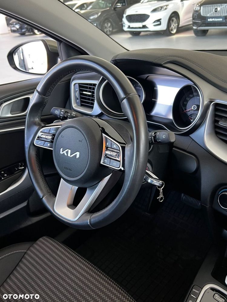 Kia Ceed - 27