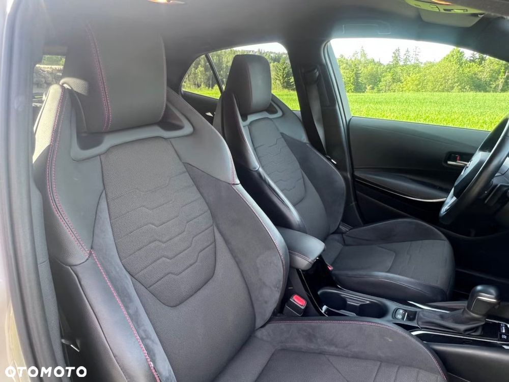 Toyota Corolla 2.0 Hybrid Executive - 11