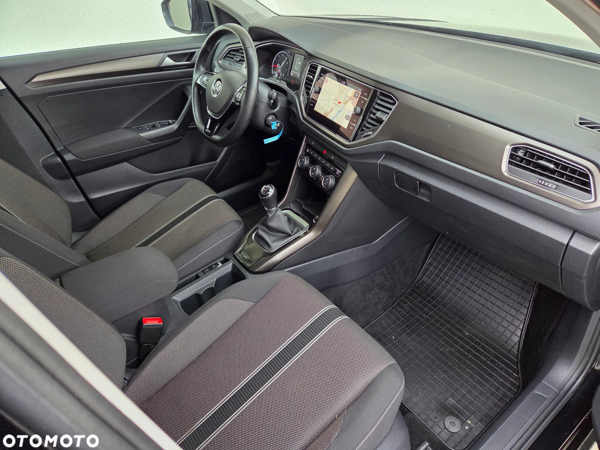Volkswagen T-Roc - 10