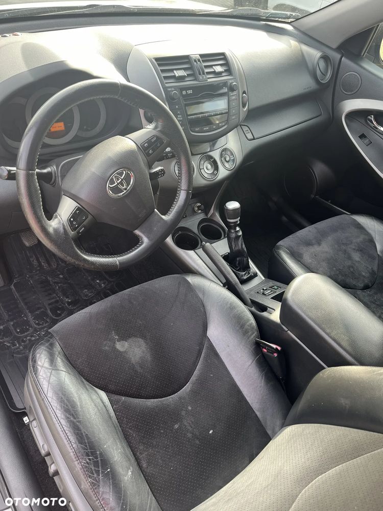 Toyota RAV4 2.2 D-4D 2010 - 2