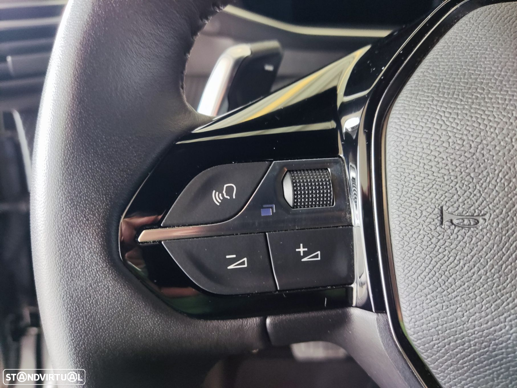 Peugeot 2008 1.2 PureTech Allure EAT8 - 7