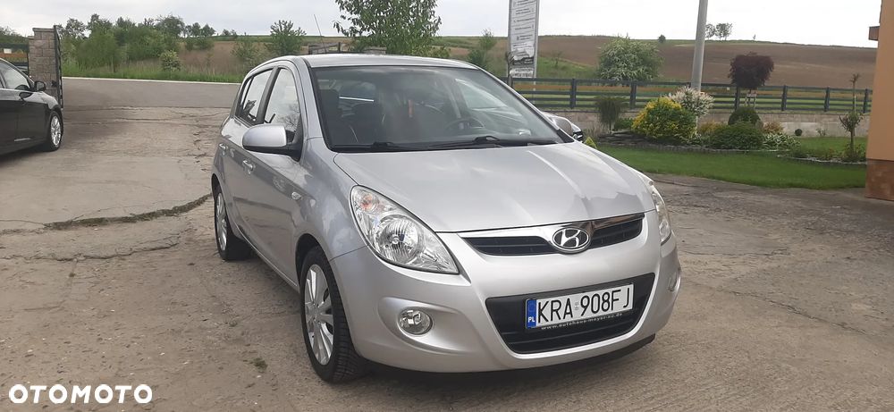 Hyundai i20 - 24