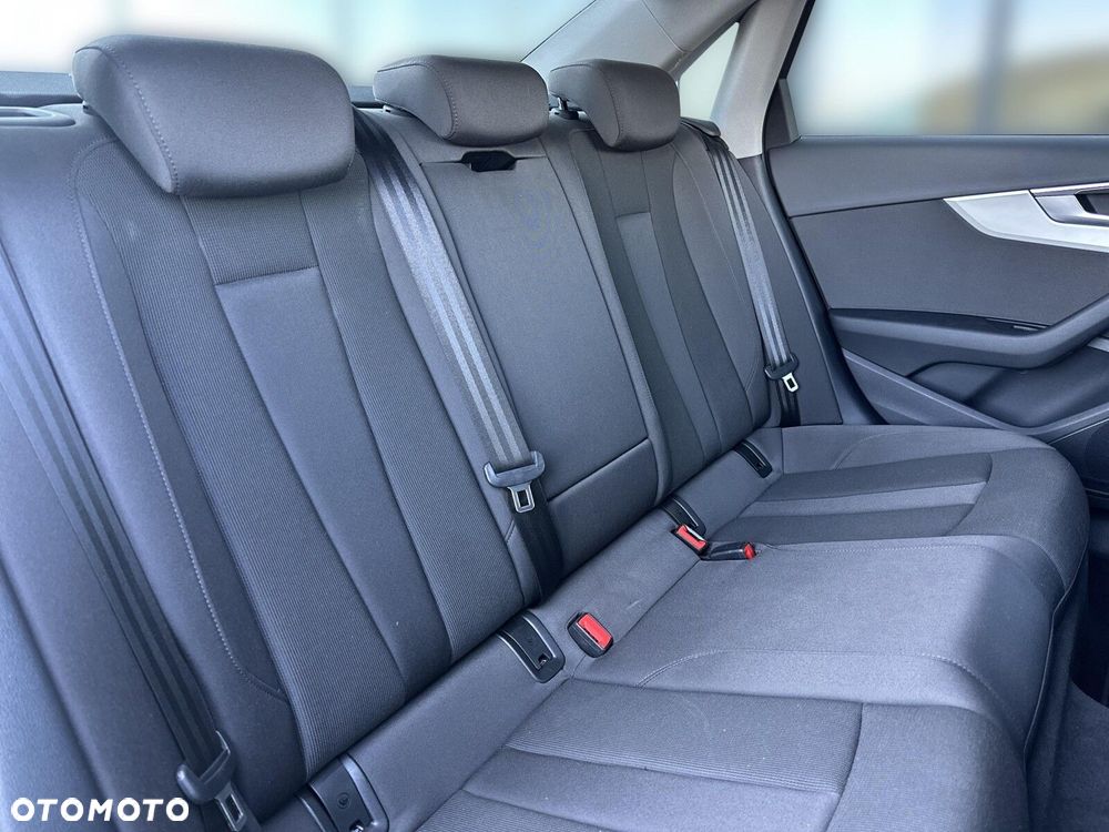 Audi A4 Limousine - 15