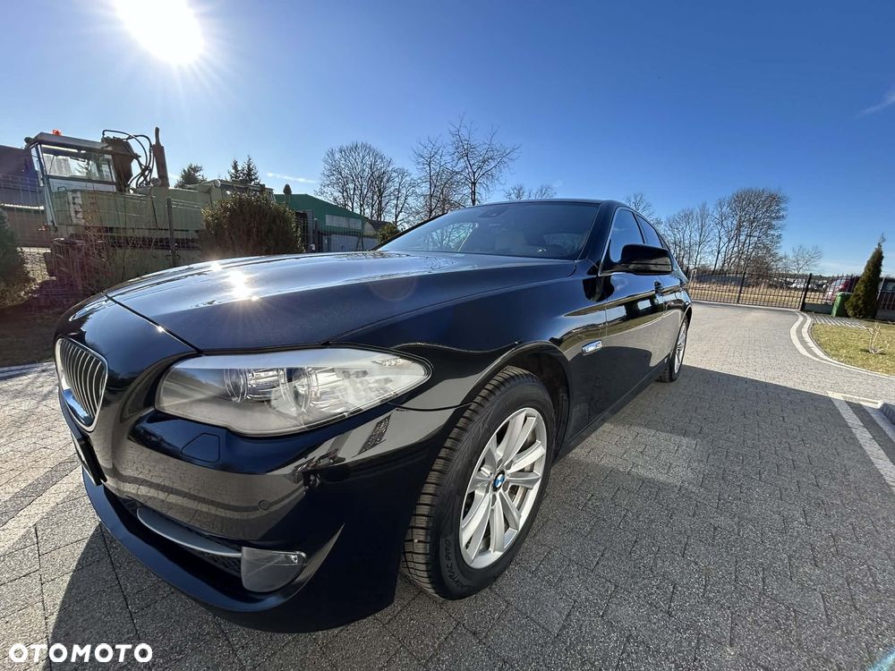 BMW Seria 5 525d Luxury Line - 4