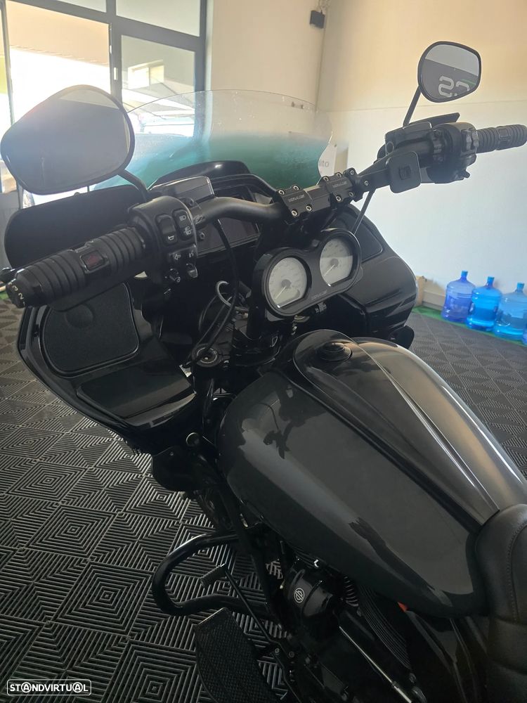 Harley-Davidson Road Roadglide - 5