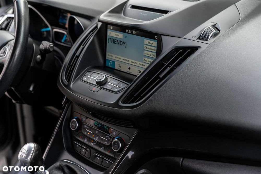 Ford Kuga 1.5 EcoBoost 2x4 ST-Line - 26