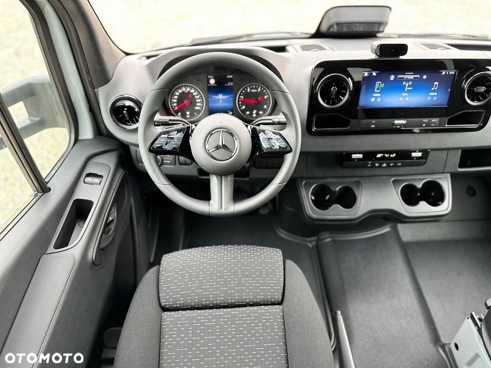 Mercedes-Benz Sprinter - 30