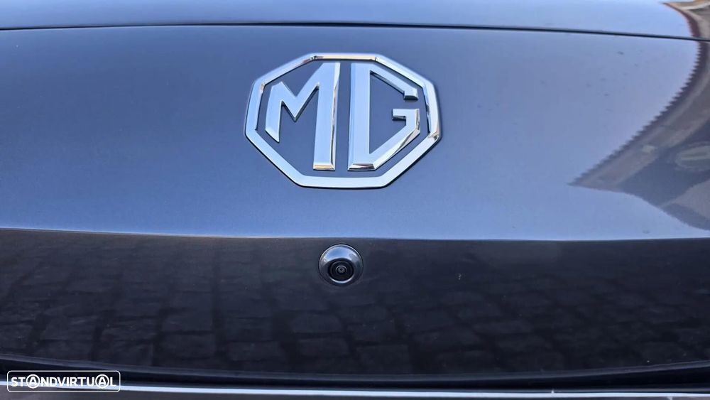 MG MG4 64 kWh Luxury - 6