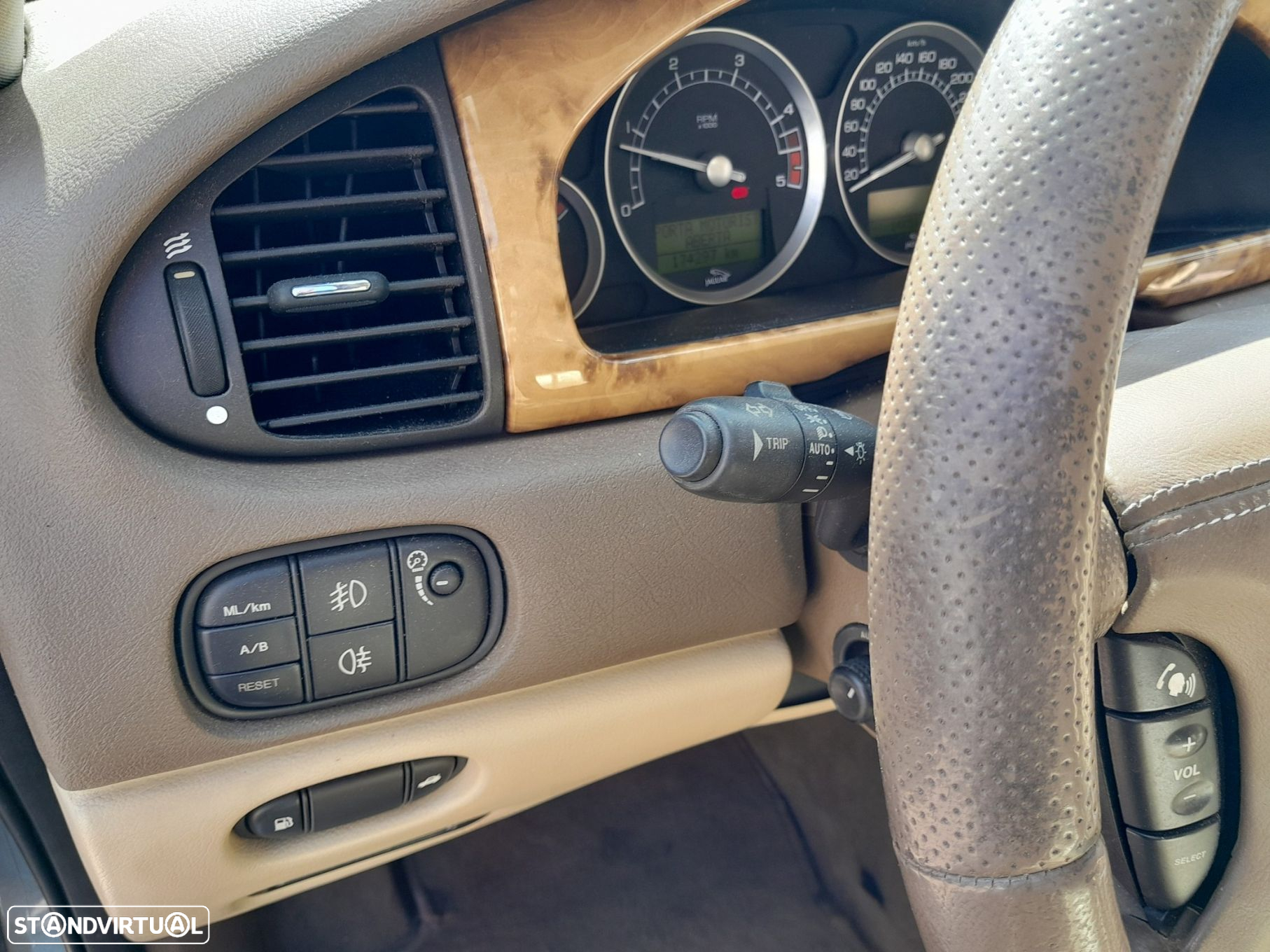 Jaguar S-Type 2.7 D V6 Executive Auto. - 27