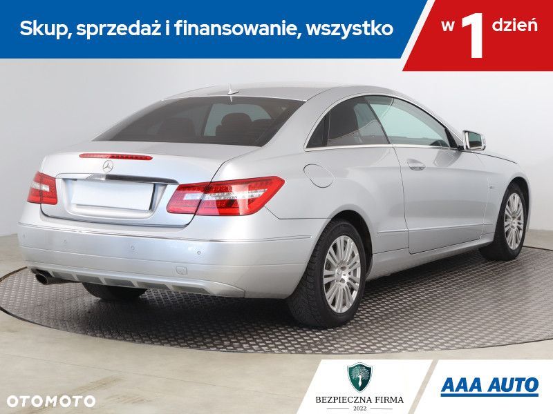 Mercedes-Benz Klasa E - 6