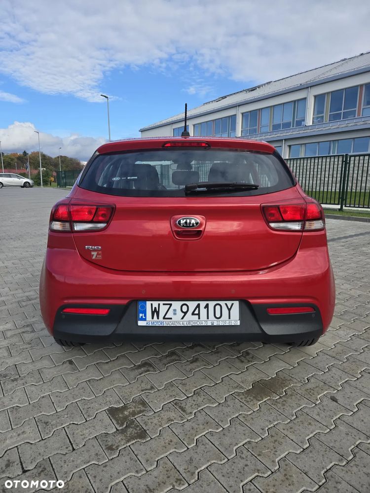 Kia Rio 1.4 L - 7