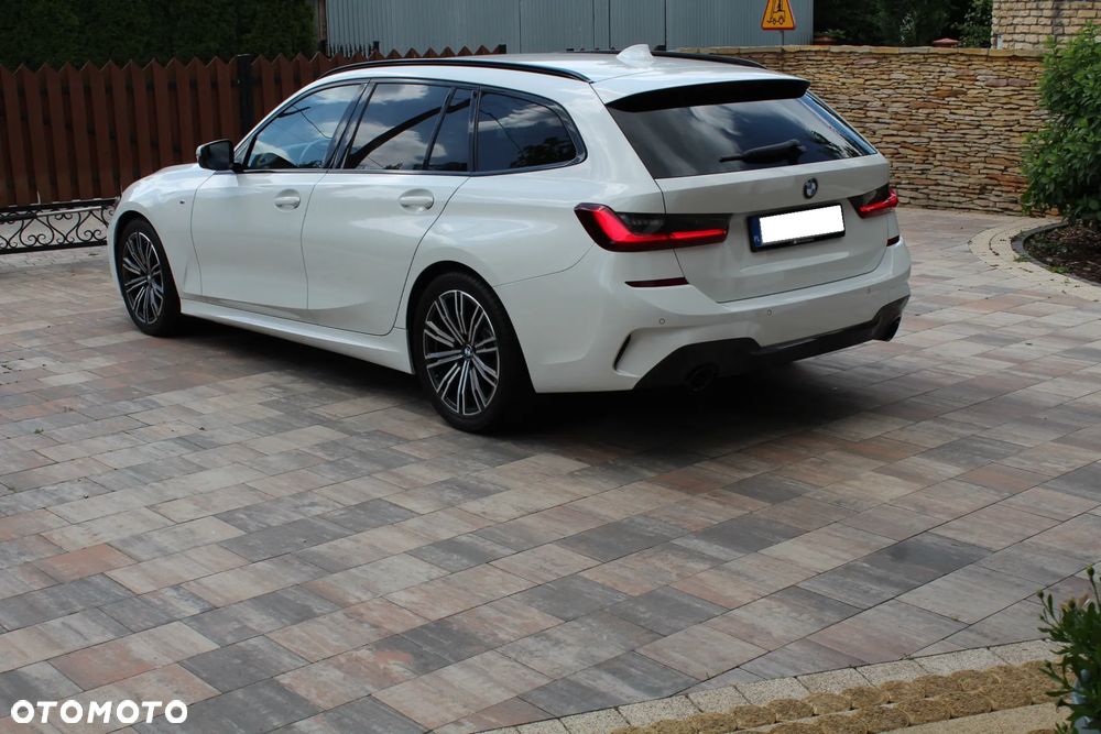 BMW Seria 3 320i M Sport - 8