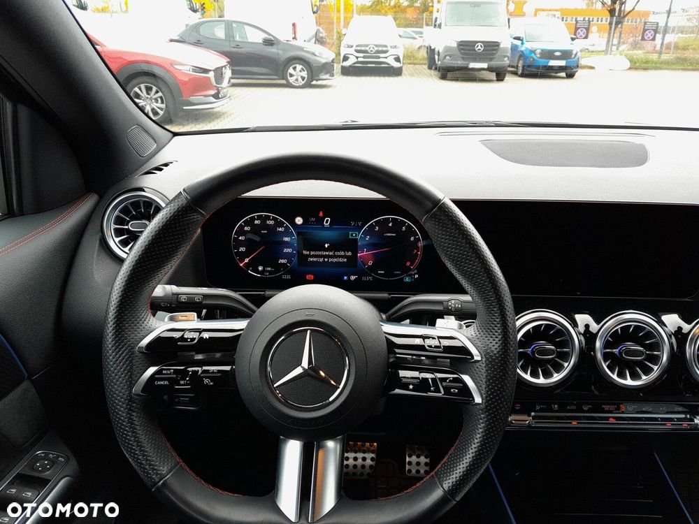 Mercedes-Benz GLA 200 4-Matic AMG Line - 15