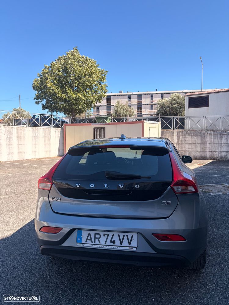 Volvo V40 D2 Kinetic - 5