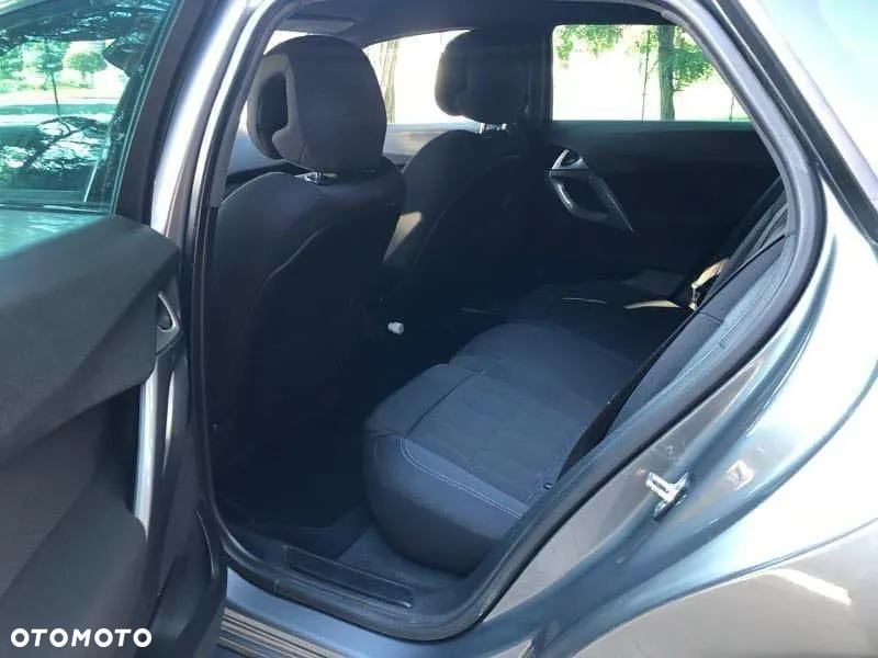 Citroën DS5 1.6 e-HDi Chic MCP - 14