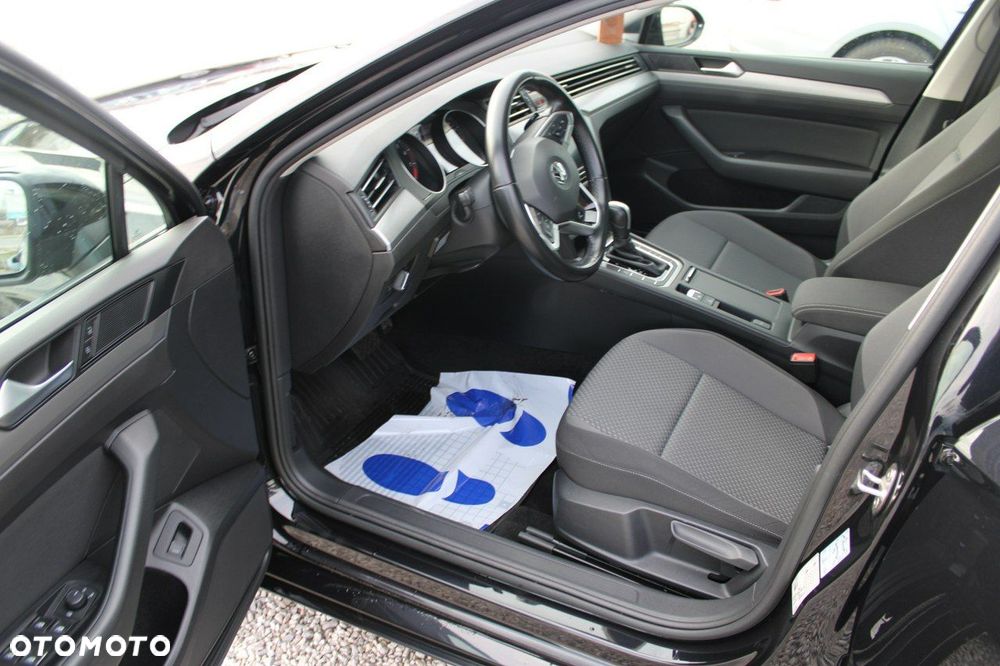 Volkswagen Passat - 15